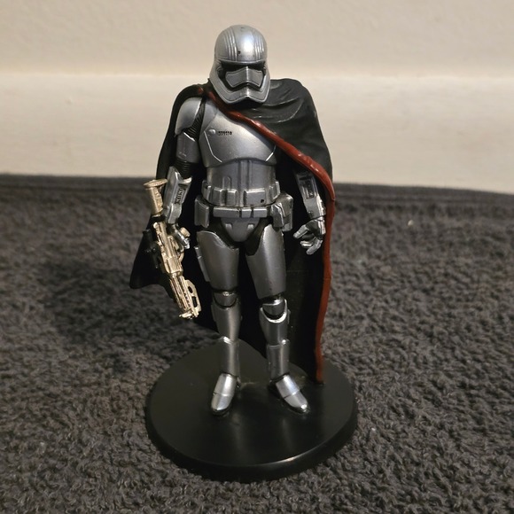 Disney Other - Disney Store Star Wars Captain Phasma Figurine Unisex OS Silver Chrome Cape PVC